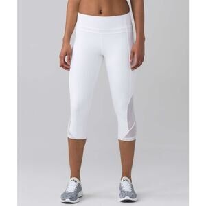Lululemon Twist & Train Crop (19"). Size 10 EUC. White
